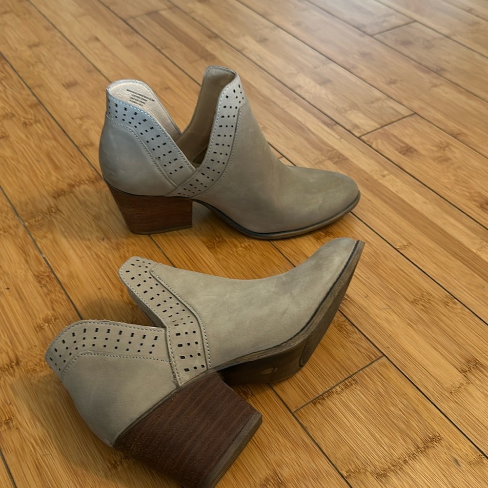 Steve Madden Heeled Booties